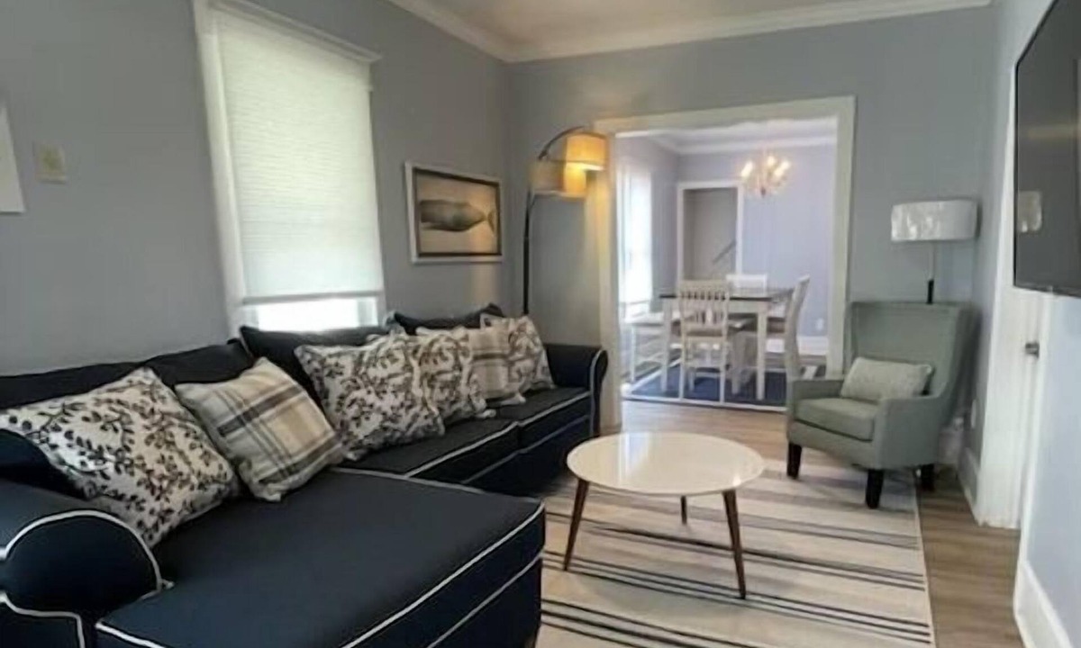 Wildwood House | Updated and perfect Location Boardwalk and Beach steps away Large family home