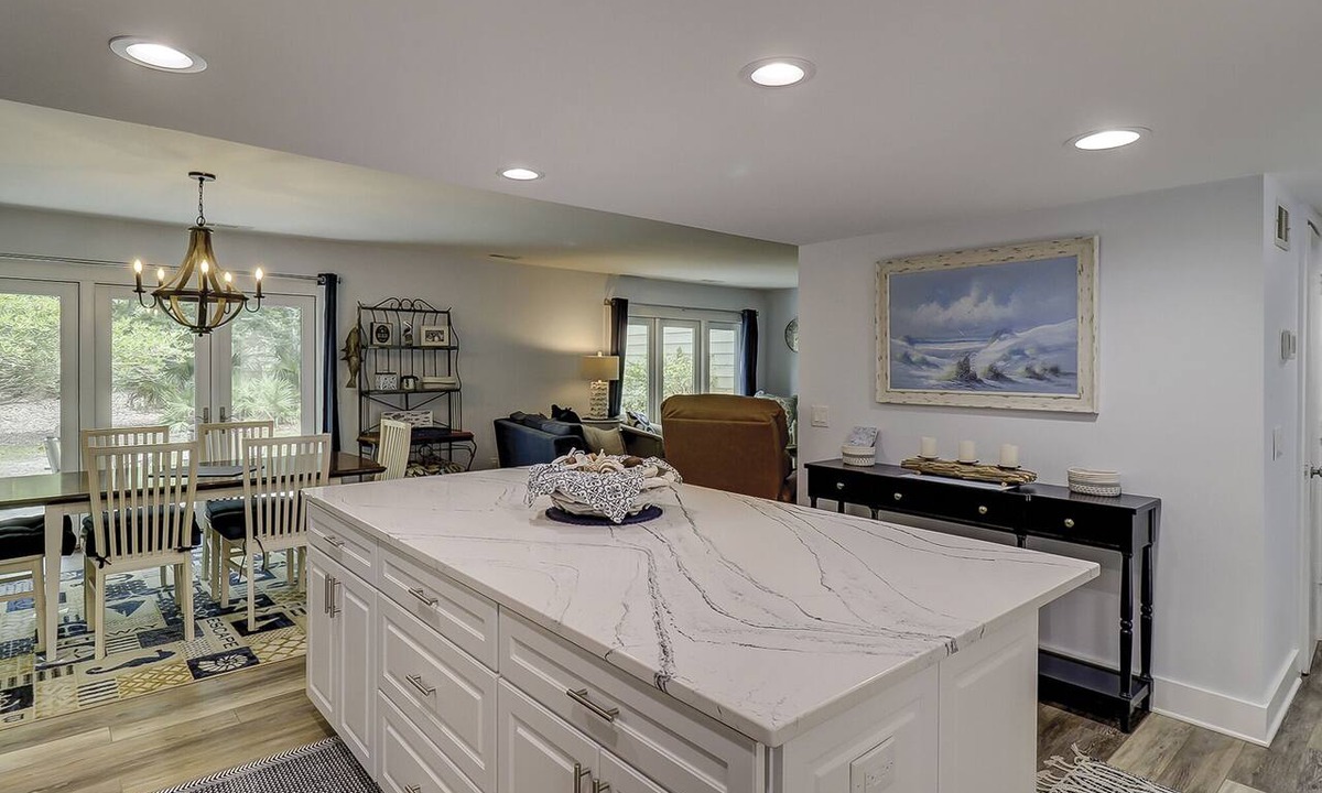 Shipyard Plantation Condo | Updated Baths w New TVs Nice 2 BR Townhome Bikes & Beach Gear included