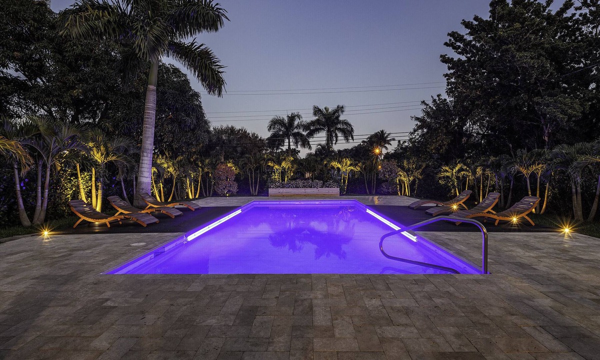 Lake Clarke Shores House | Updated Coastal Entertaining Pool House Near Everything