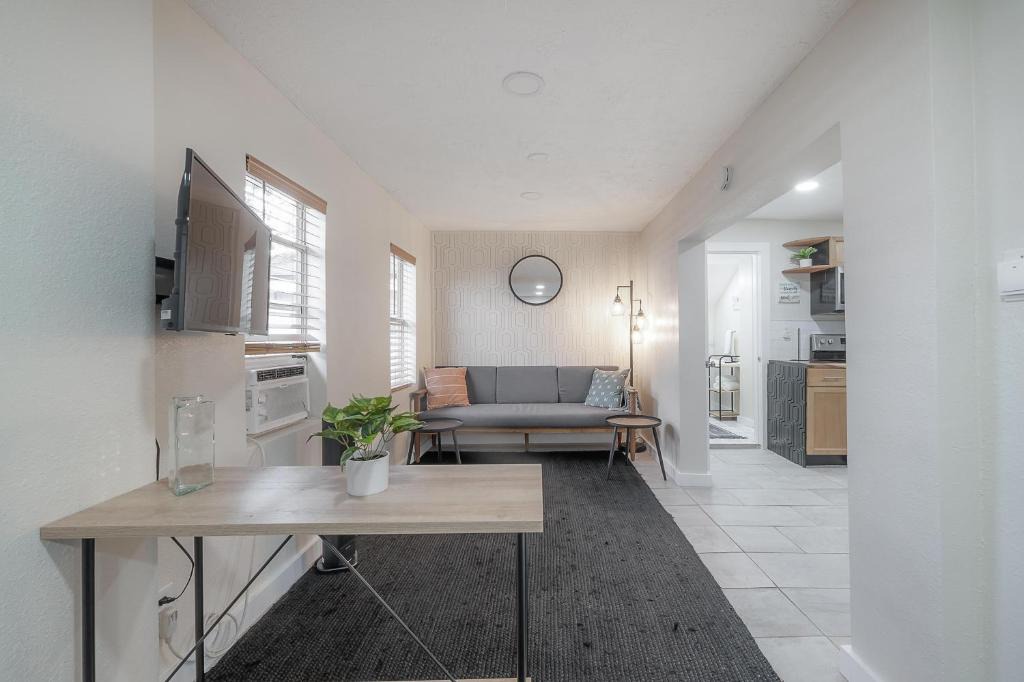 St. Petersburg Apartment | Updated St Pete Apartment at The Urban Standard 3