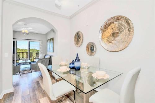 West Kissimmee House | Upscale 3BR Near Disney - Pool and Hot Tub!
