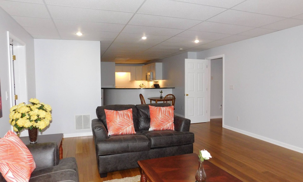 Smyrna House | Upscale area. Close to Braves & Mercedes-Benz Stadium.