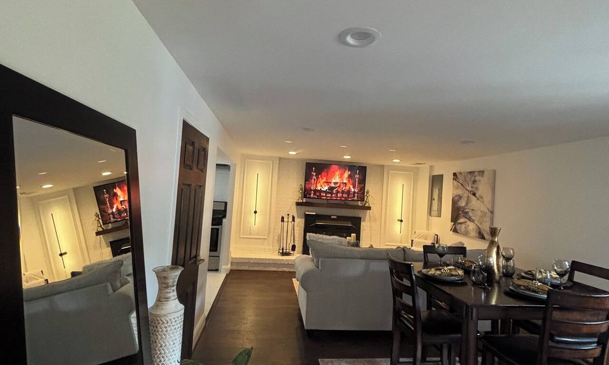 Marley House | Upscale Escape with Private Garden-Perfect for Relax & Intimate Moments