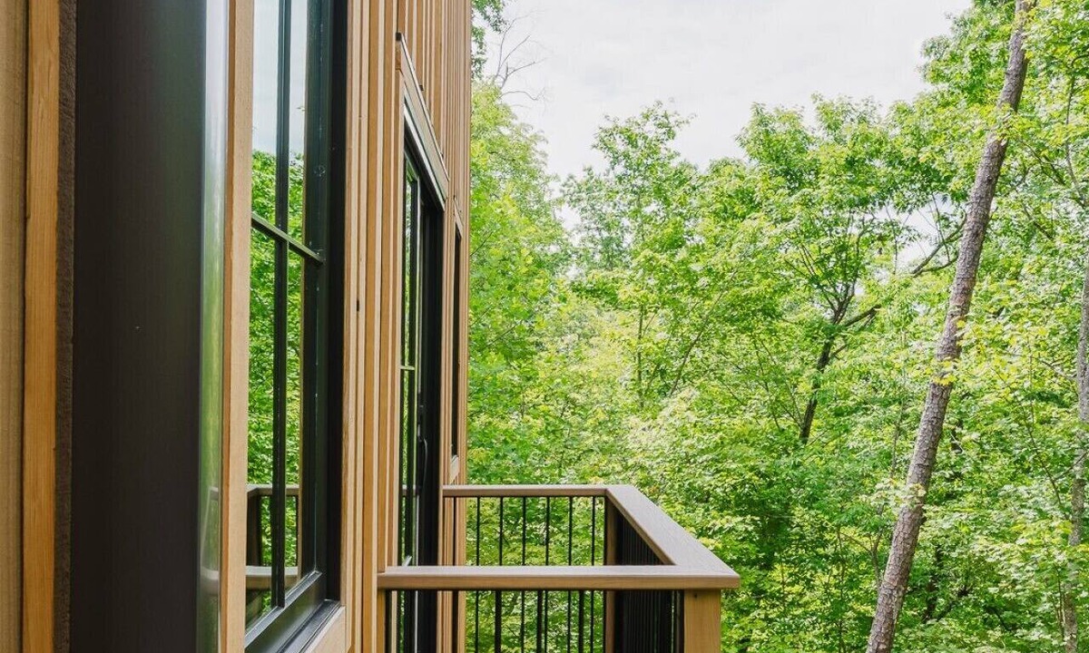 Old Fort House | Upscale Newly Constructed Trailside Cabin Near Asheville