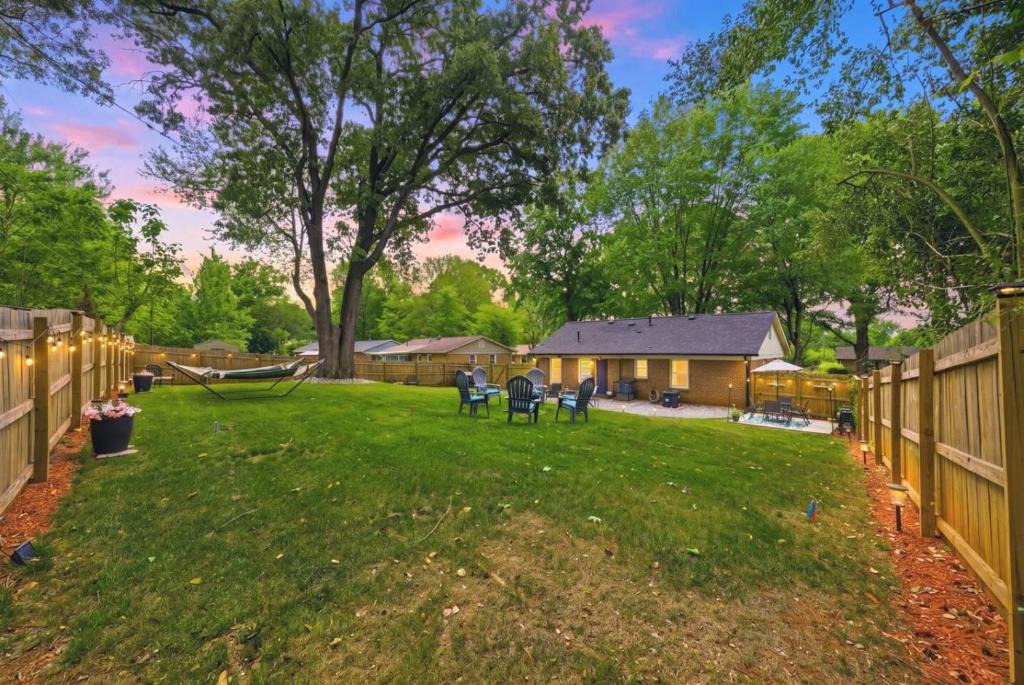 Paw Creek House | Uptown 3BR Oasis - Ice Bath, Firepit, Private Yard