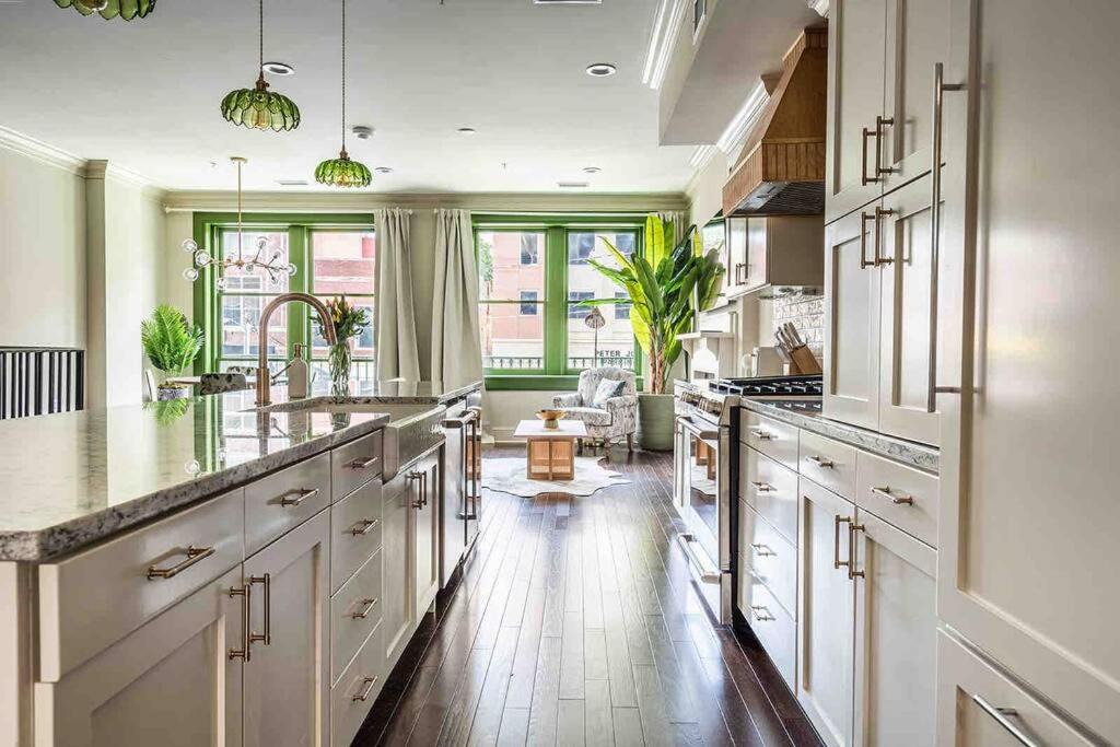 Columbia Apartment | Urban Oasis w/Sunroom-Downtown Columbia