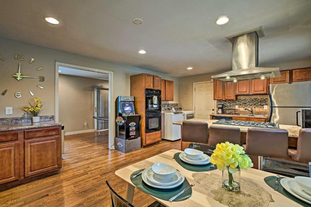 Collier Heights House | Urban Oasis with Game Room, 6 Miles to Downtown ATL