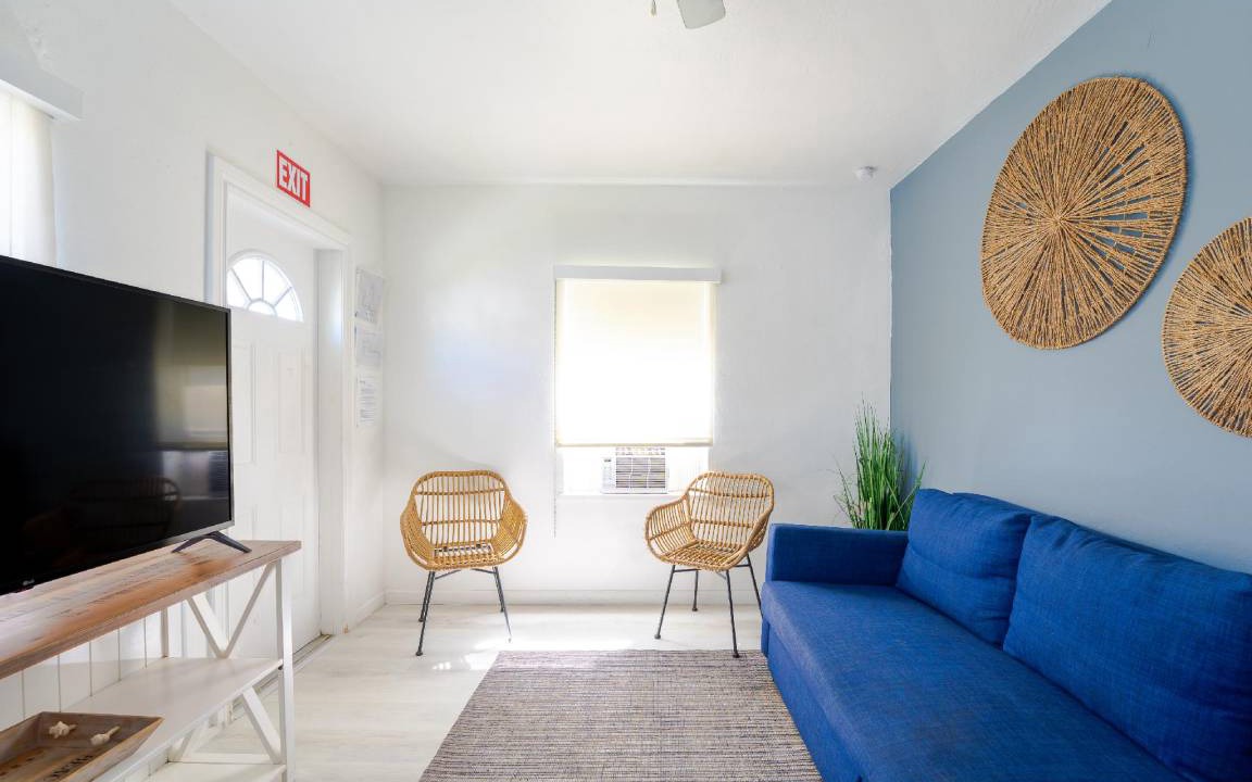 Downtown Hollywood Apartment | 70 m² Apartment ∙ 11 guests