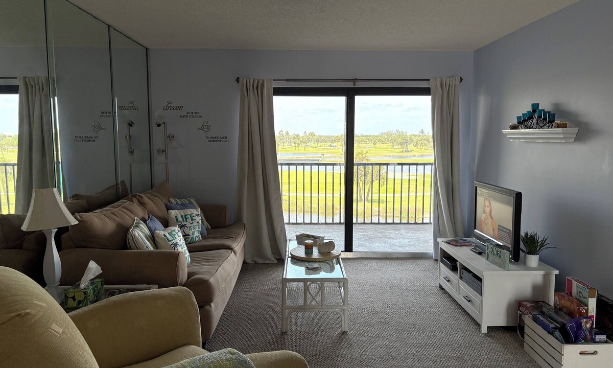 Stuart Condo | Vacation in Paradise – 1BR/1.5BA Condo on Hutchinson Island, Stuart, FL