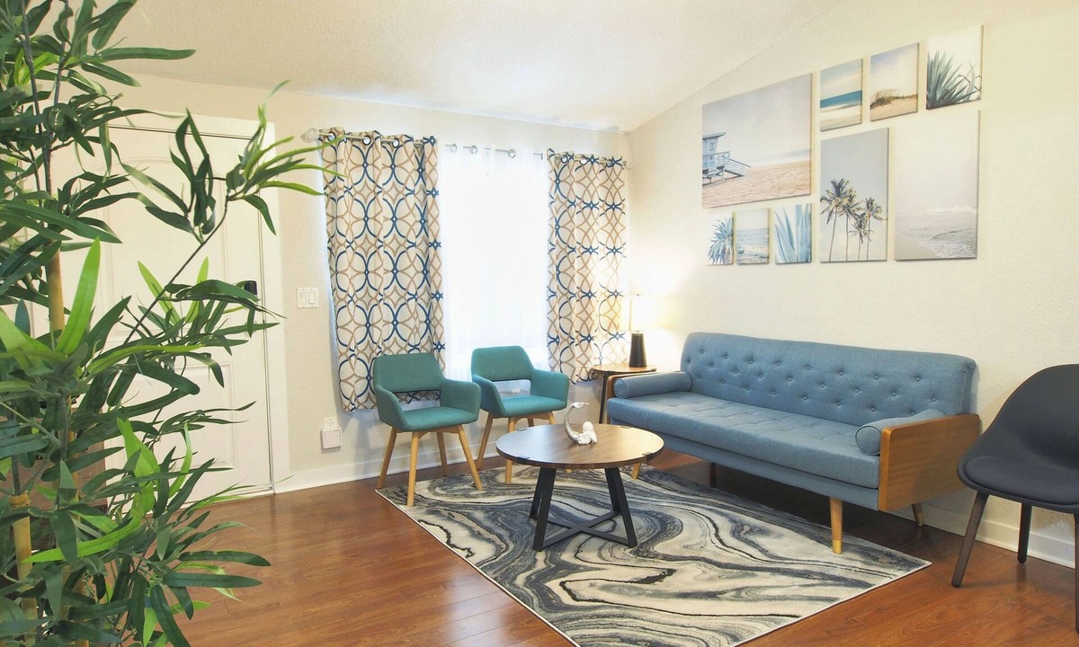 Sandalwood House | VELUXE Home Retreat Private Cul De Sac
