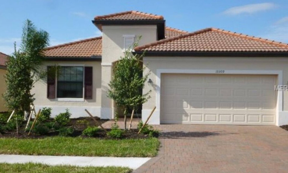 Venice House | VENICE FL. Furnished Home Gated Community