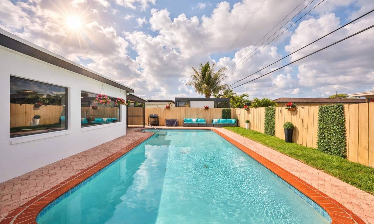 Boulevard Heights House | Versace Vibes Retreat, Pool Sauna Near Hard Rock
