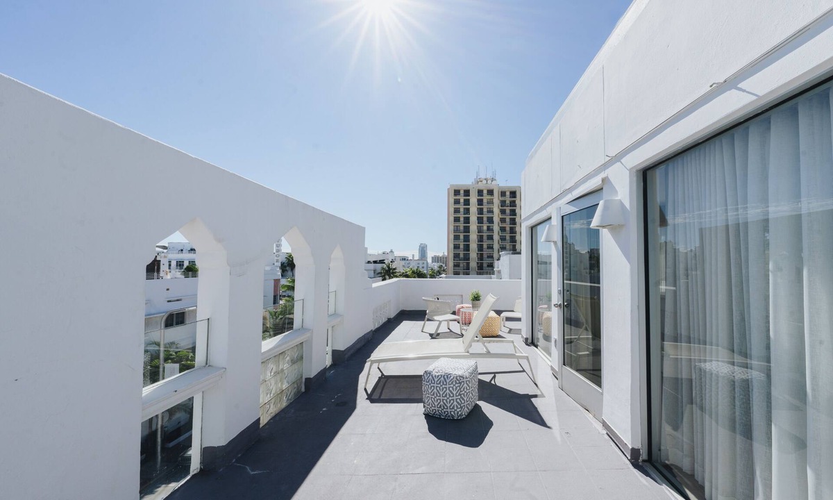 South Beach Hostel | Viajero Miami
