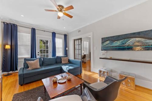 Dilworth House | Vibrant and Cozy 2BR near Uptown with Balcony