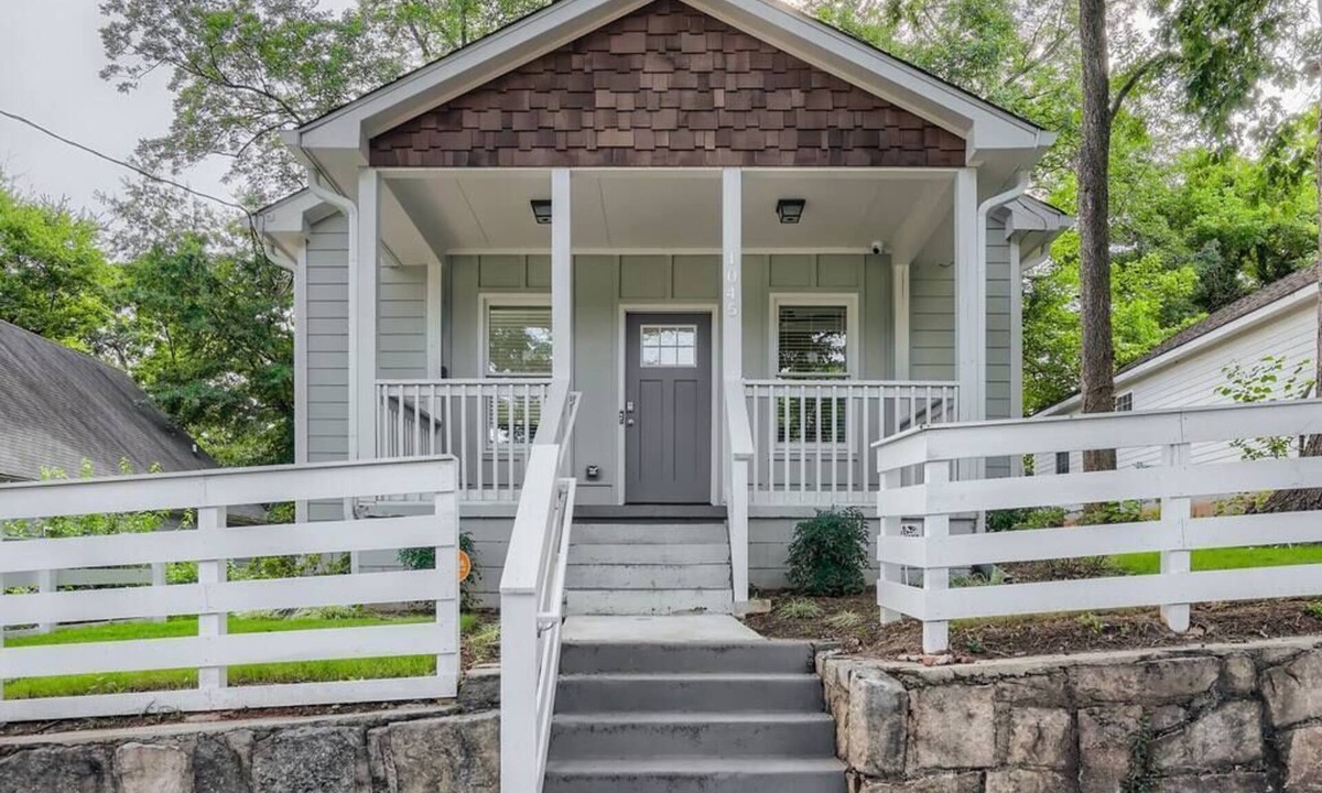 Pittsburgh House | Vibrant Atlanta Getaway | 3 Bedroom Near Downtown