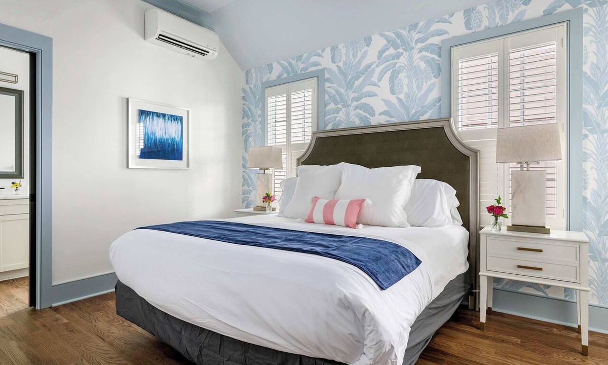 Cannonborough Elliotborough Apartment | Victoria Retreat w. 2 King Suites & Kitchenette!