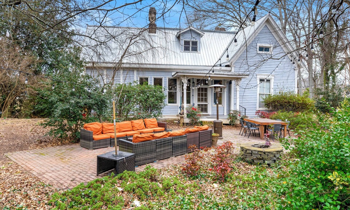 Fairburn House | Victorian Retreat: Peace, Serenity, & Character