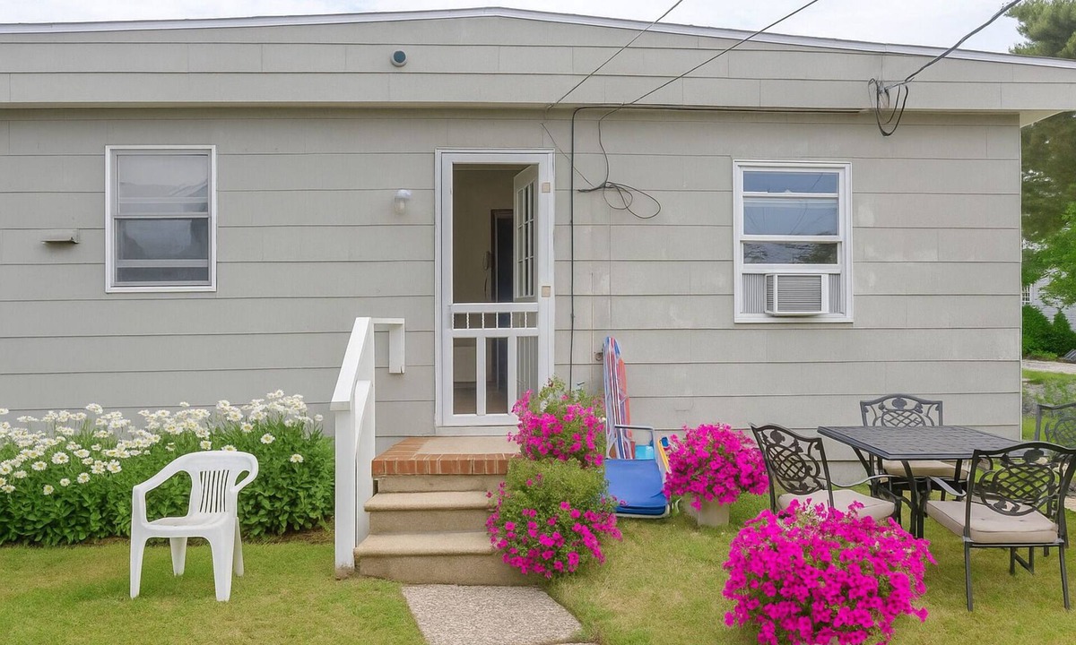 Avalon House | Victory Bungalow - 2 bed/1.5 bath - AC-Affordable-Clean - Sleeps 6+ Avalon, NJ