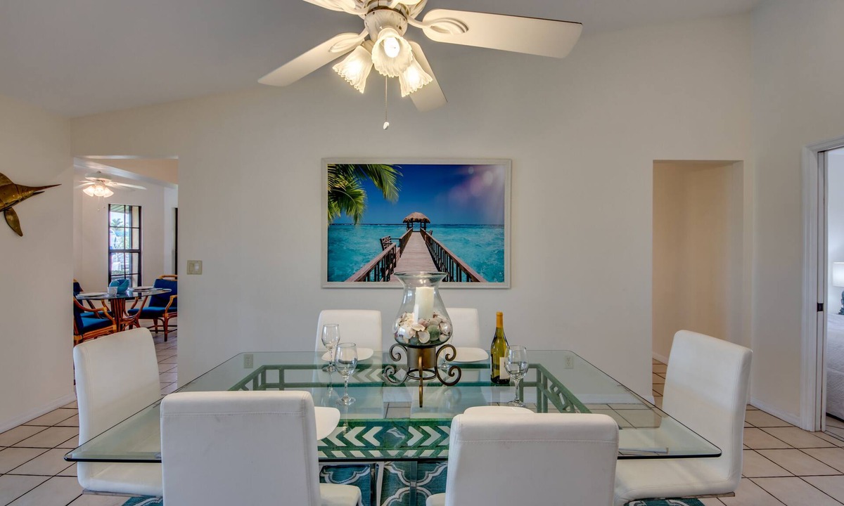 Caloosahatchee House | Villa 23 Heated Pool, Kayaks, Bikes, Gulf Access. 66 reviews.
