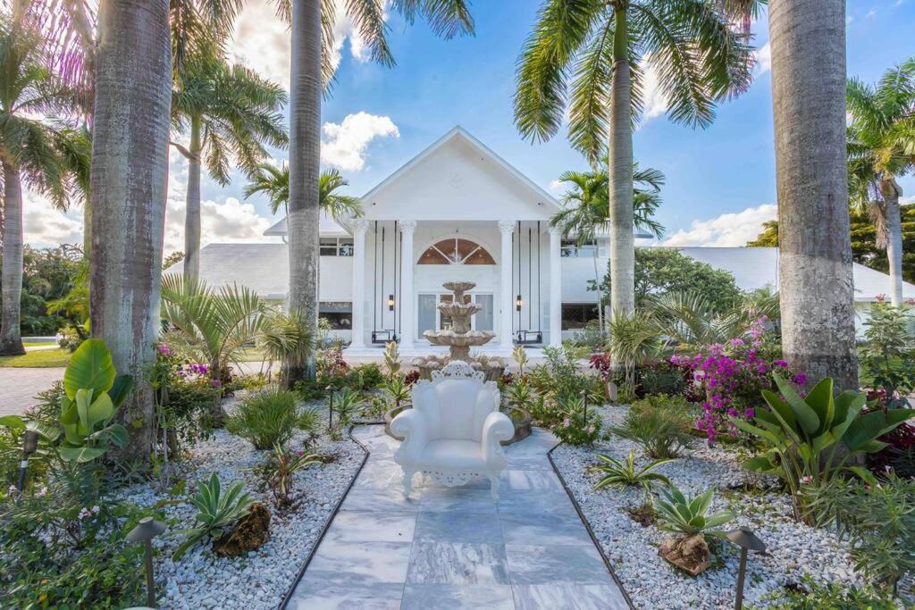 Delray Beach Villa | Villa Amore Luxurious Private 3 Acre Estate in Delray, Beach FL