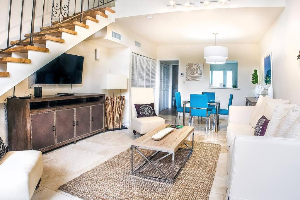 Miami Shores Villa | Villa at St. James Place “H”, Luxury, Pet Friendly