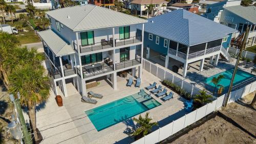 Mid Island House | Villa Capri - 2025 Luxury Build - Steps to beach