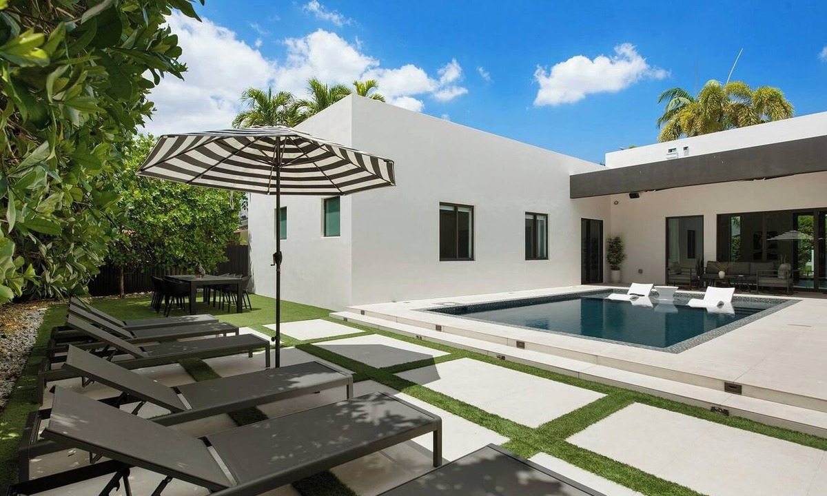 Olympia Heights Villa | Villa Coral Wave