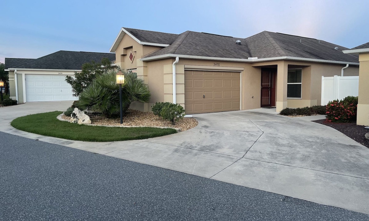 Collier Villa | Villa just behind Eisenhower and 1 block from Brownwood Square