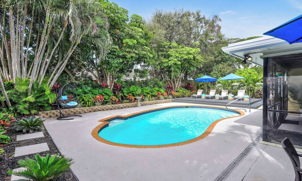 Hunt Club House | VILLA PARADISO (DIGSIFY) | PRIVATE HEATED POOL | BEACHES | PGA | WATERPARK | ROGER DEAN