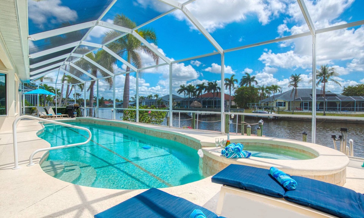 Cape Coral Villa | VILLA SUMMERLAND– HEATED POOL & SPA | GULF ACCESS | BOAT RENTAL + TOURS VOUCHER INCL.