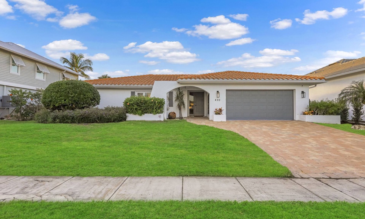 Marco Island House | W Exposure Waterfront Home | Pool/Kayaks w/Lift