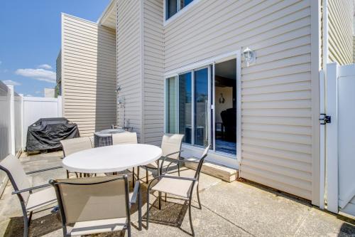 Southend House | Walk to Brigantine Beach: Condo w/Furnished Patio