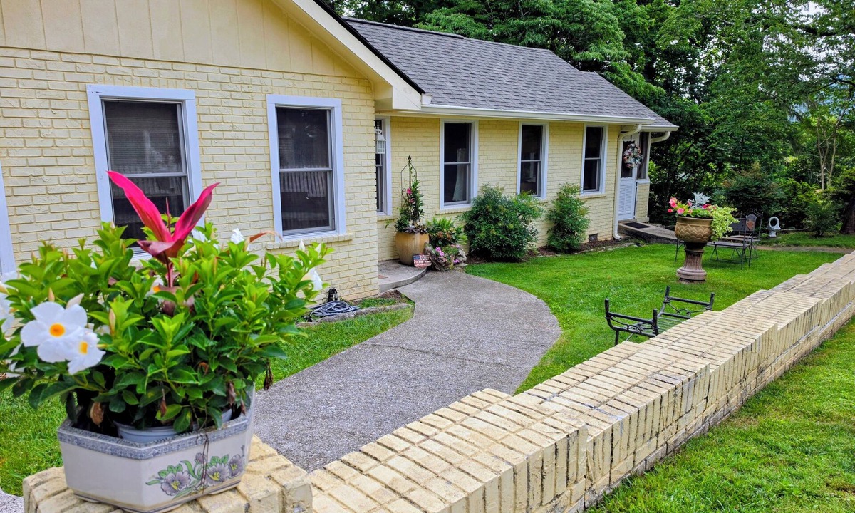 Clayton House | Walk to Downtown from Family Friendly Charming Home