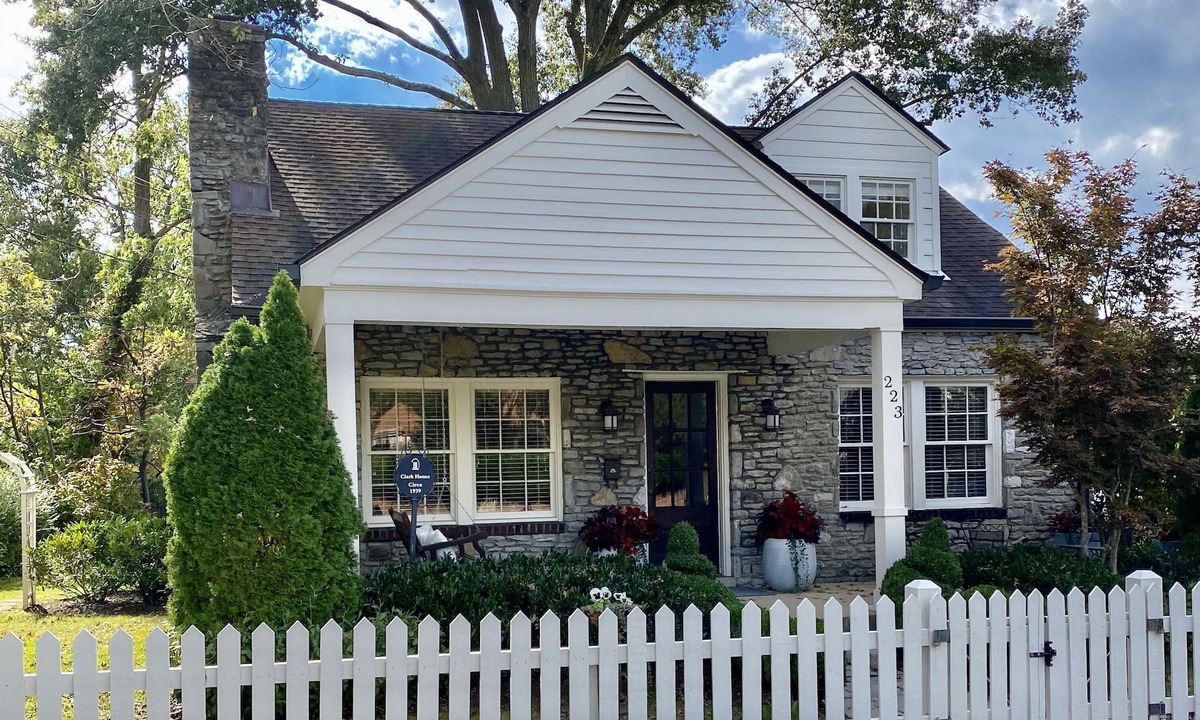 Historic Downtown Franklin Cottage | Walk to everything! Cozy Stone Cottage in Downtown Historic District