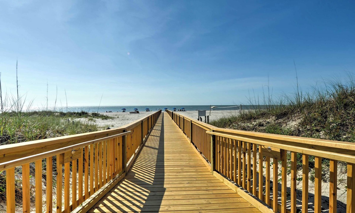 Folly Field Apartment | Walk to Folly Field Beach: Condo in Hilton Head!
