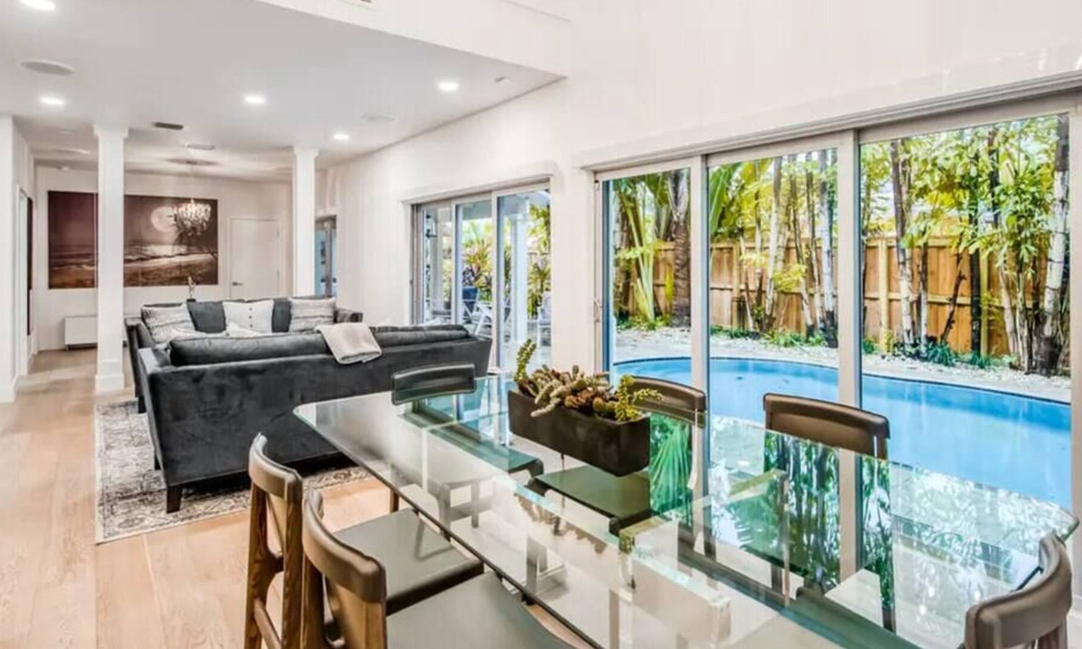 Victoria Park House | Walk to Las Olas~ Beach Nearby~ Private Htd Pool