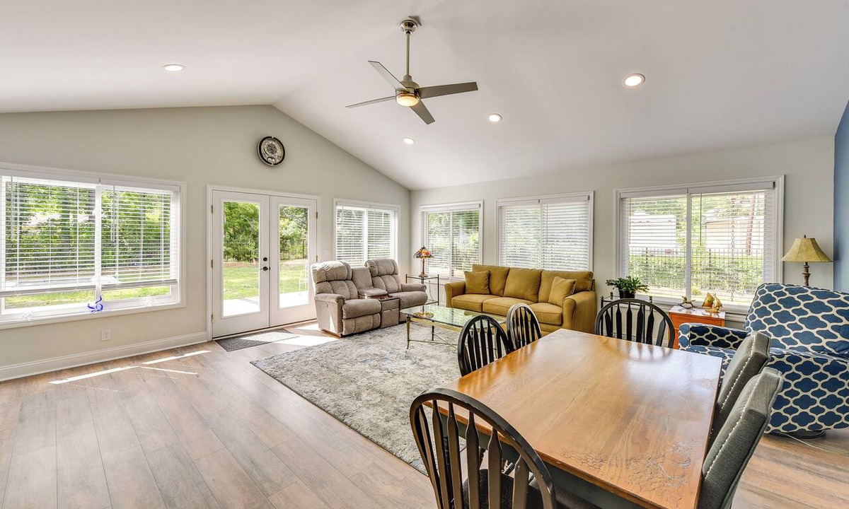 Bluffton House | Walk to Old Town Bluffton! Dual-Unit Family Escape