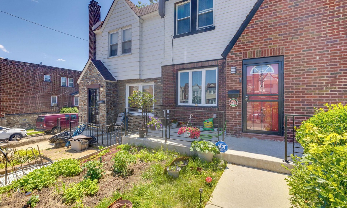 North Philadelphia Apartment | Walk to Shops + Dining: Philly Apartment