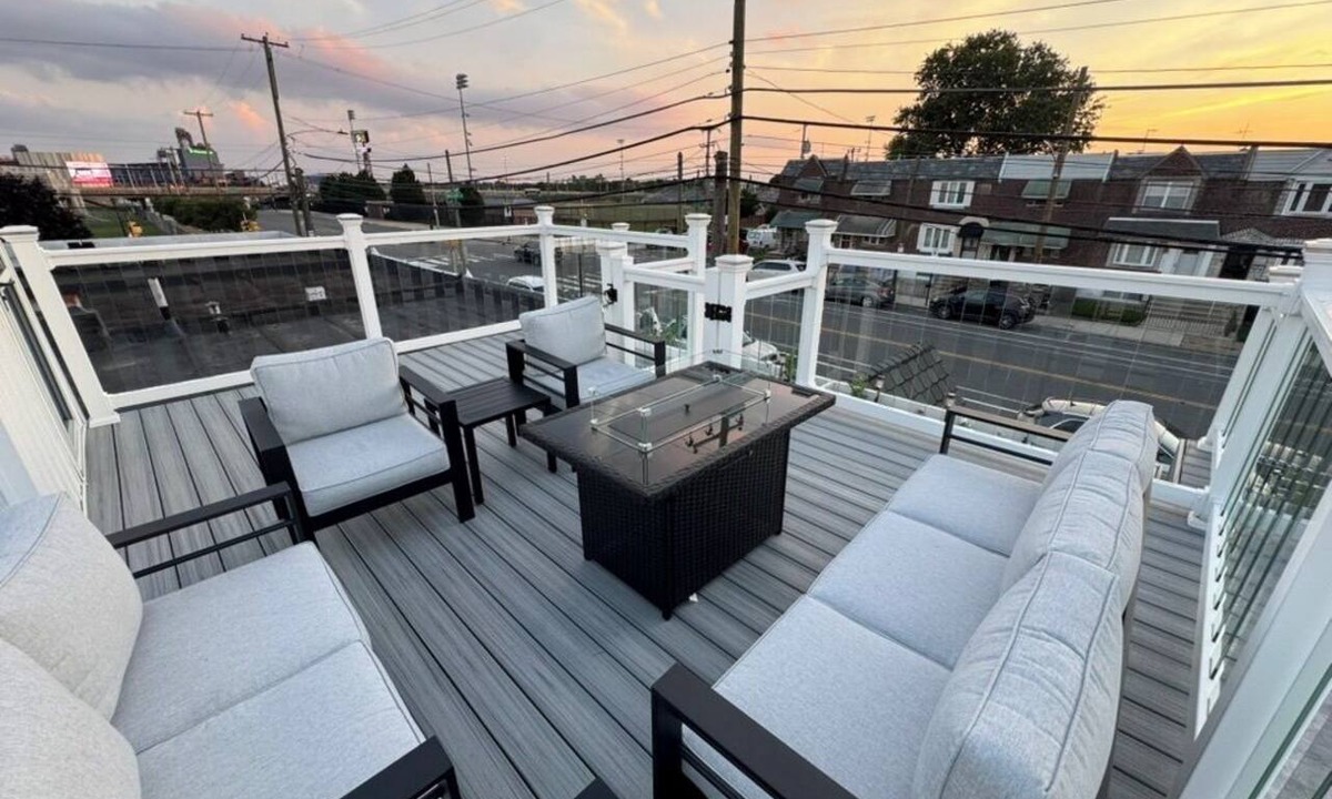South Philadelphia House | Walk to Stadiums & Concerts, Roof Deck, 2BR/2BA