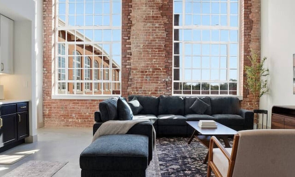 Judson Apartment | Warm and Inviting Abode
