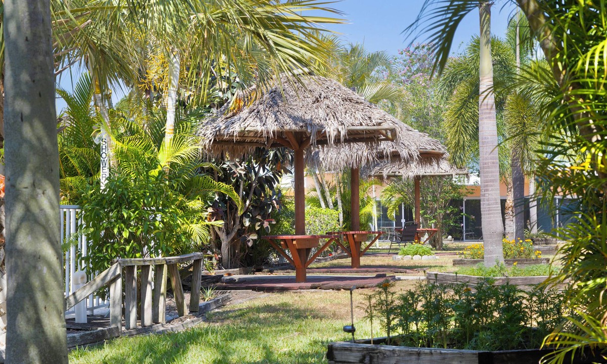 Warm Mineral Springs Hotel | Warm Mineral Springs Motel