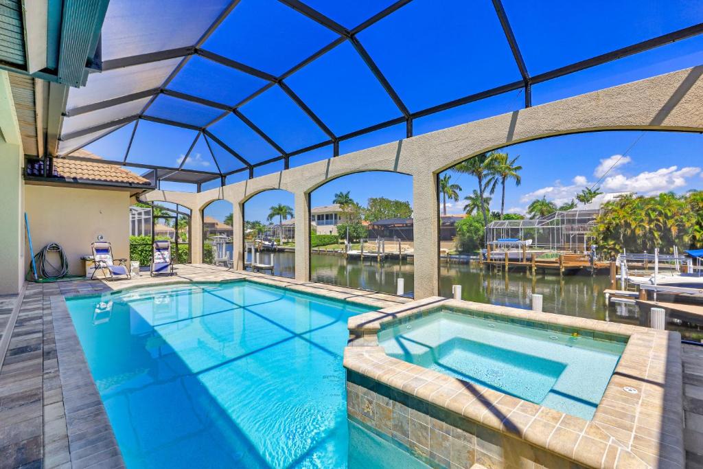 Marco Island House | Waterfall Villa