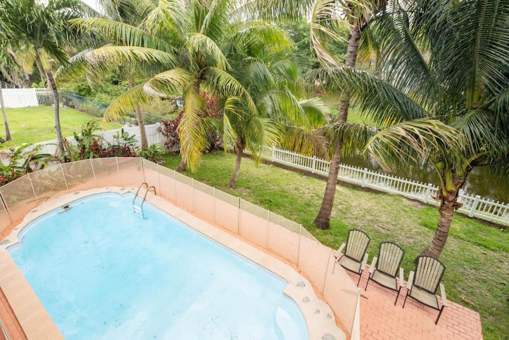 Pembroke Pines Villa | Waterfront 2-Story Villa with Heated Pool