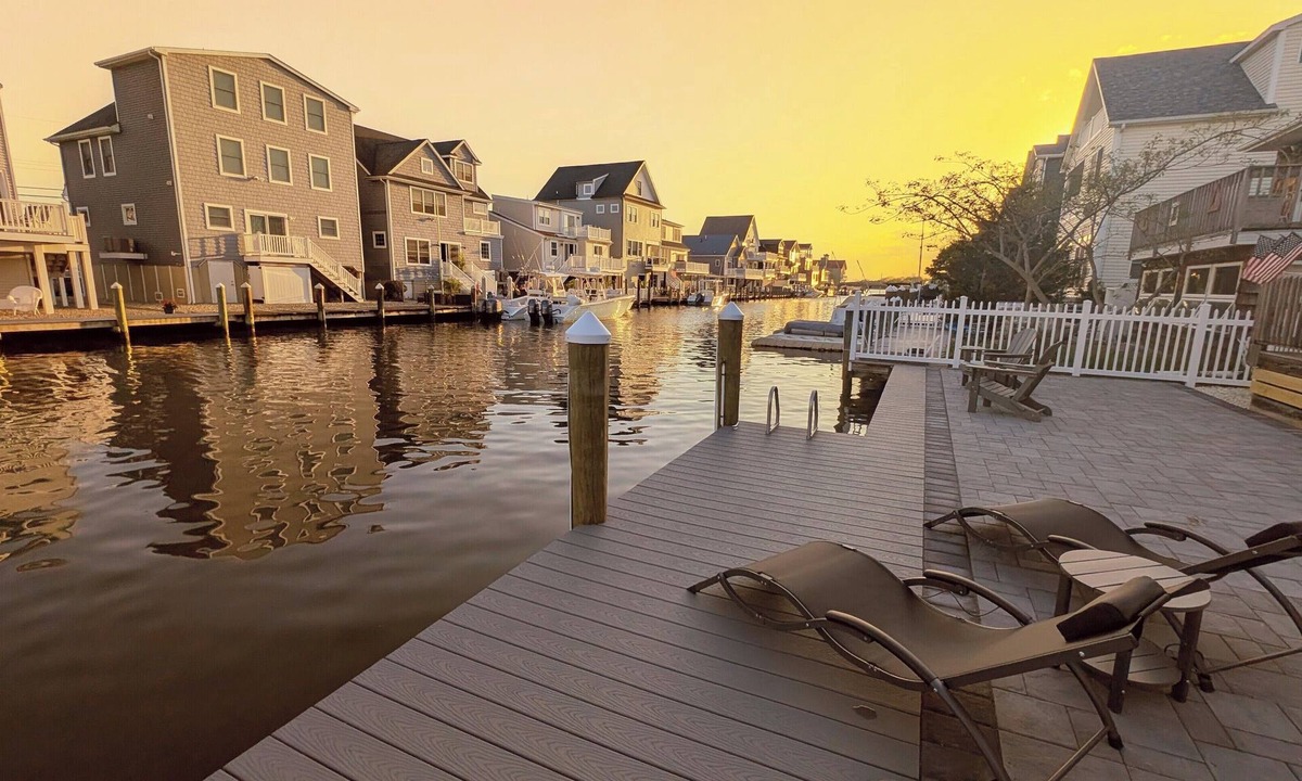 Ortley Beach House | Waterfront Bayside 3 bed 2 bath Seaside Heights/Ortley -Dock & Fenced Patio
