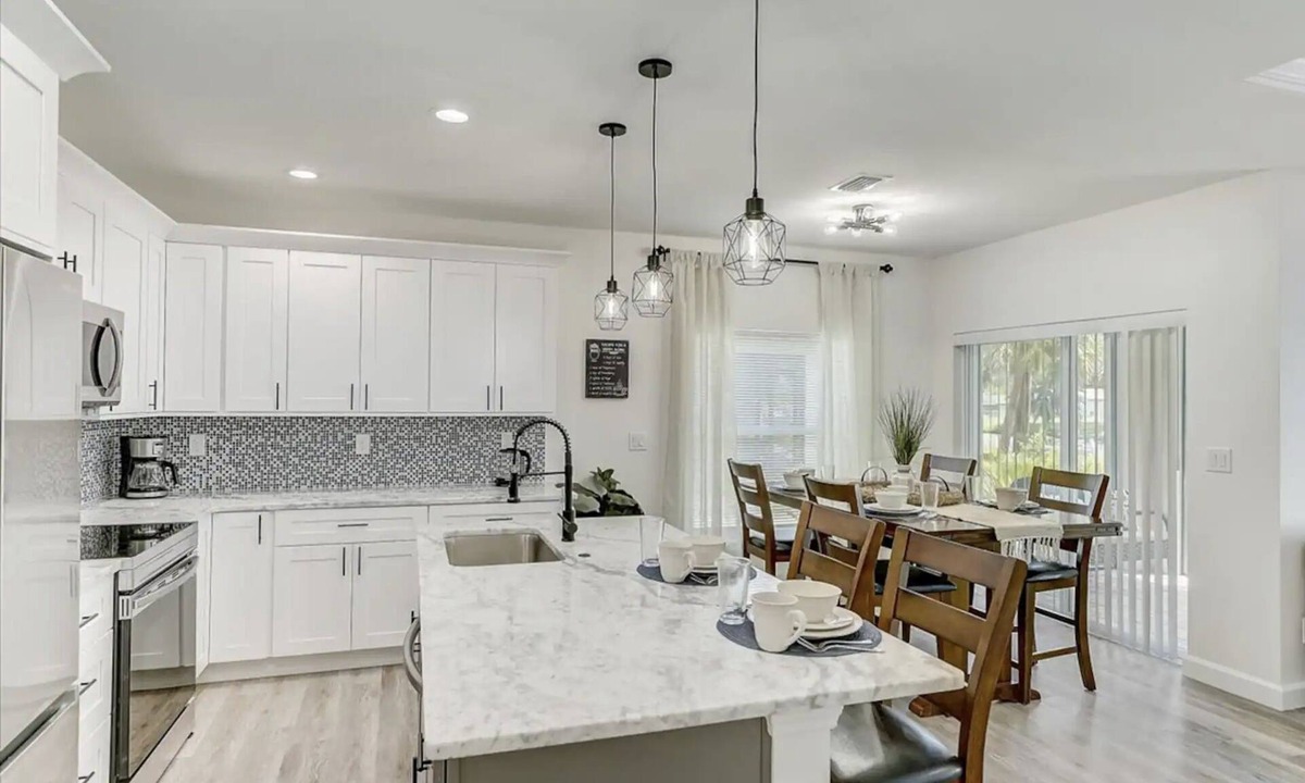 Rotonda West House | WaterFront Boundary vacation! Close to beaches 3bdr2bath,golfing fishing