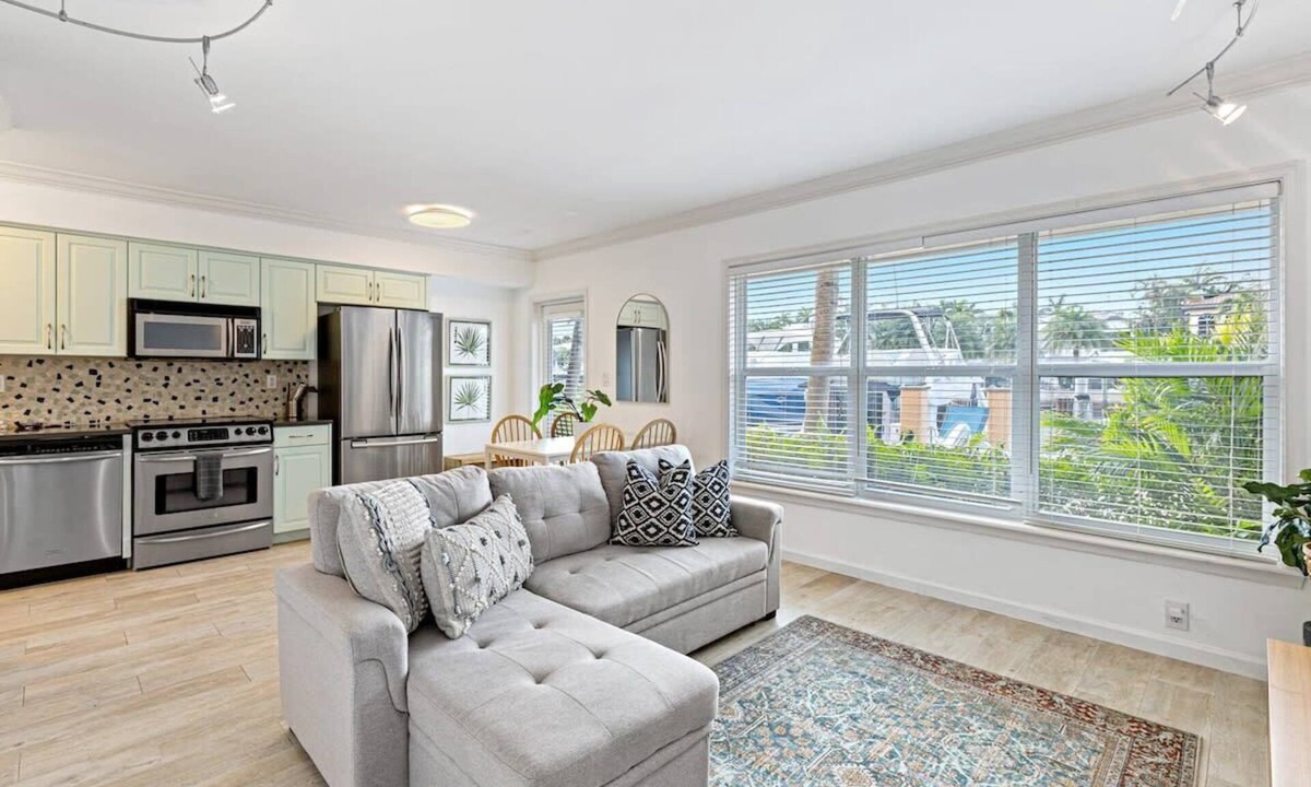 Hendricks and Venice Isles Apartment | Waterfront Escape – Minutes to Las Olas & Beach