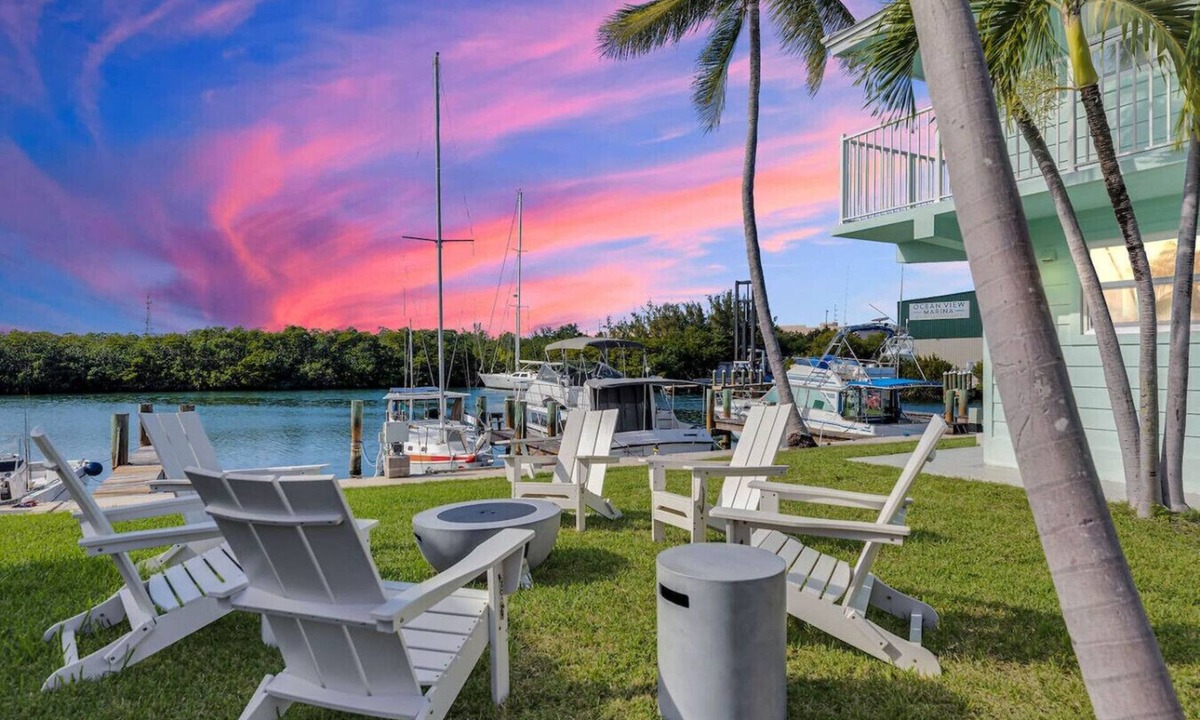 Marathon Condo | Waterfront Escape with Pool, Tiki, Breakfast & Marina