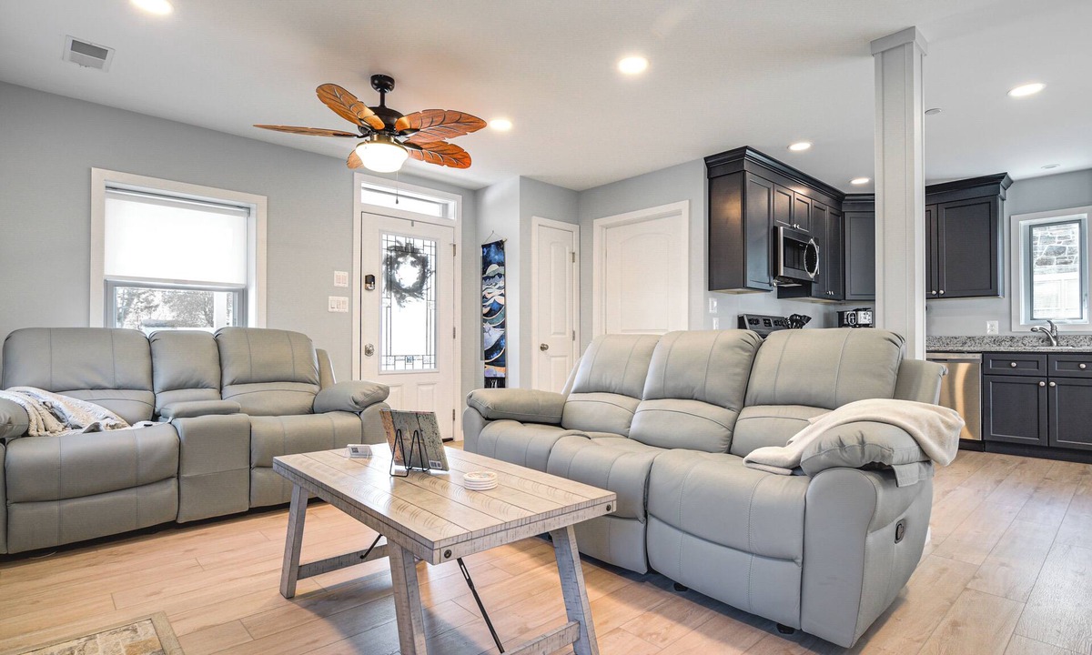 Charlestown House | Waterfront Historical District Home Near River