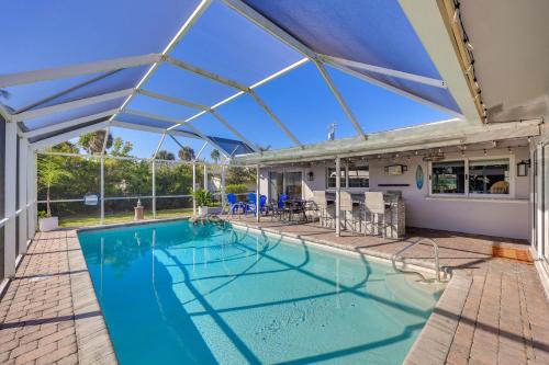 North Fort Myers House | Waterfront Home w/Boat Dock & Bar in N Fort Myers
