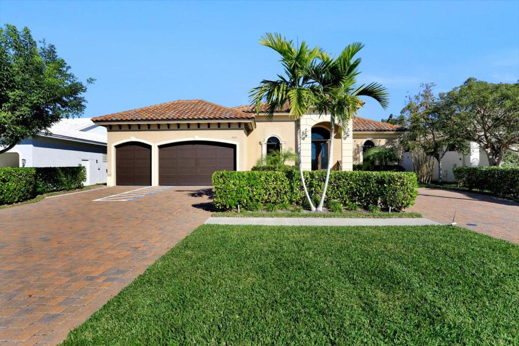 Marco Island House | Waterfront home with pool, spa and outdoor kitchen